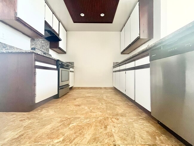 Building Photo - 947 Serrano Ave Unit 210 Rental