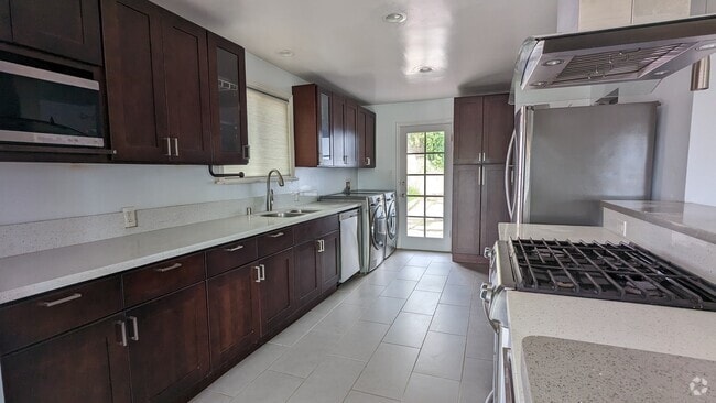 Building Photo - 1638 S Curson Ave Unit 1638 Rental