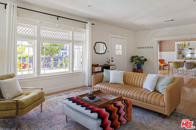 Photo - 137 E Ave 43