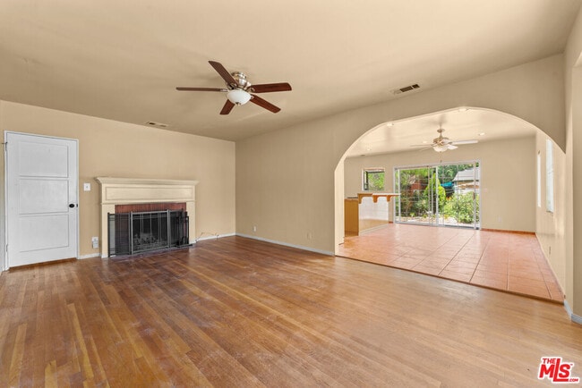 Photo - 6057 Morella Ave