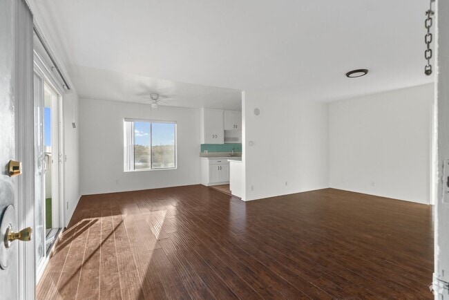 Building Photo - 809 Edgewood St Unit 06 Rental
