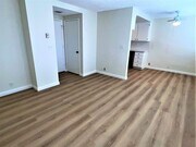 Photo - 927 W 9th St Unit Apt #2