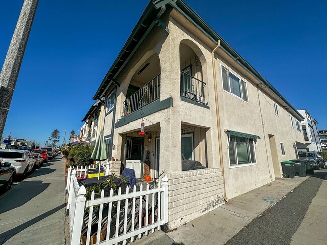 Balboa - Balboa Unit #C (Back-Upper)