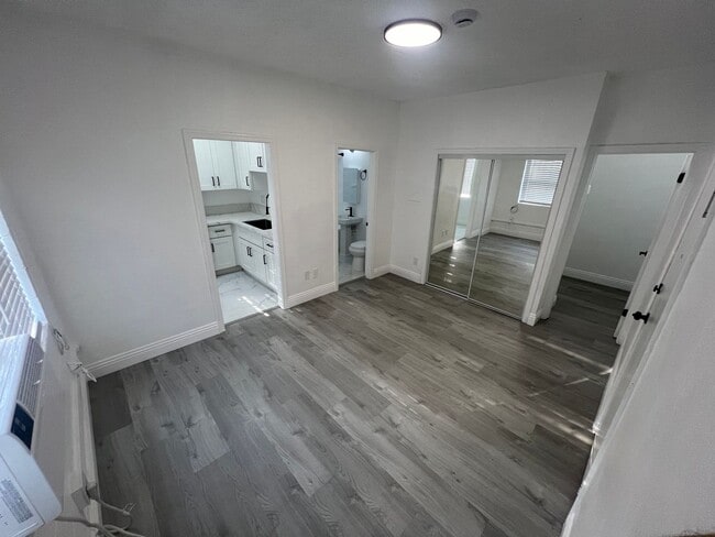 Photo - Wilton Way Apartments