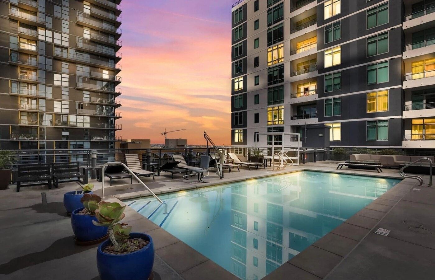 Photo - 425 W Beech St Unit 208