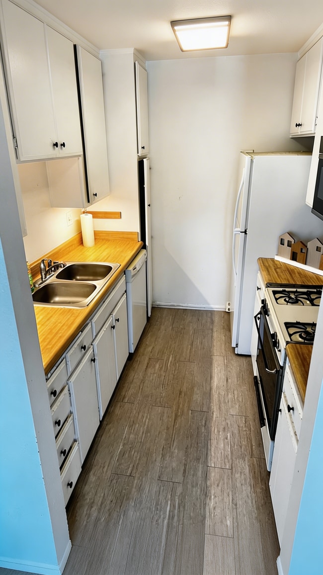Photo - 3649 Glendon Ave Unit #205