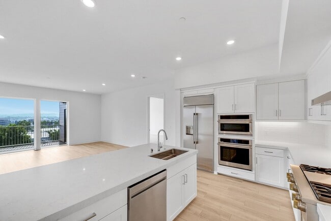 Photo - 4507 Rivington Unit 1