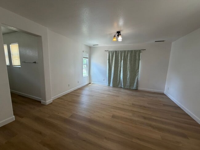 Photo - 1356 Comfrey Leaf Dr