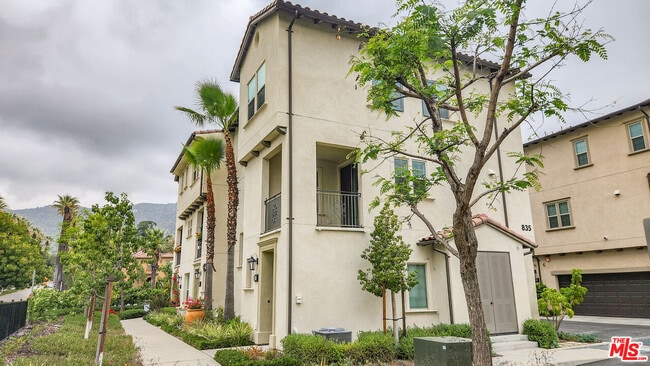 Photo - 835 Orchid Way Townhome