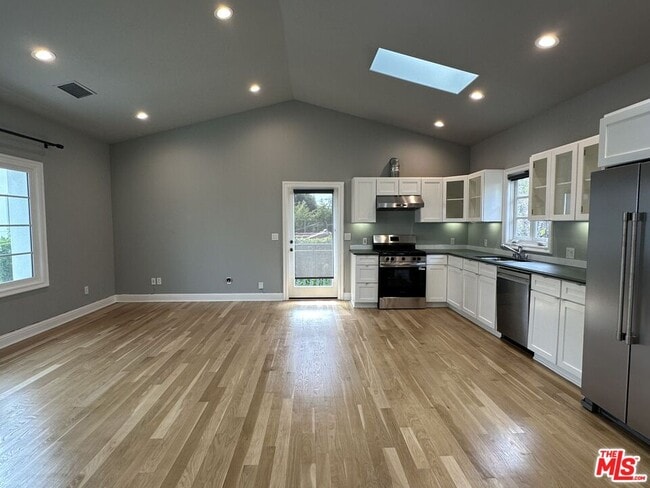 Photo - 6339 W 6th St