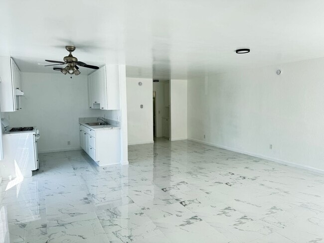 Photo - Churchill Apartments