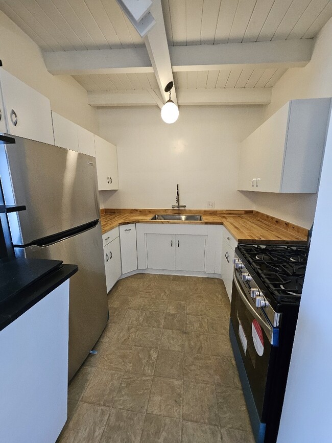 Photo - Holiday Manor