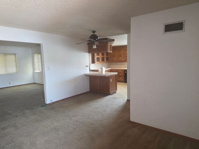 Photo - 5673 Barclay Ave