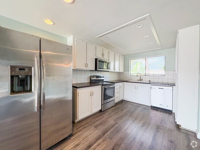 Building Photo - Great 1B/1.5BA + Den in Carlsbad! Unit D Rental