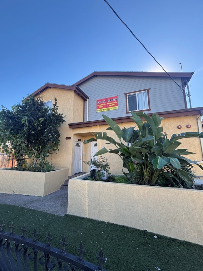 Photo - 620 W 52nd St