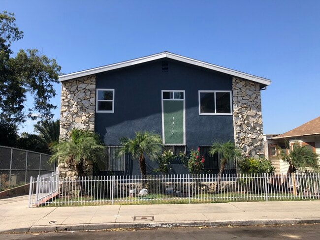 Photo - 1317 Waterloo St