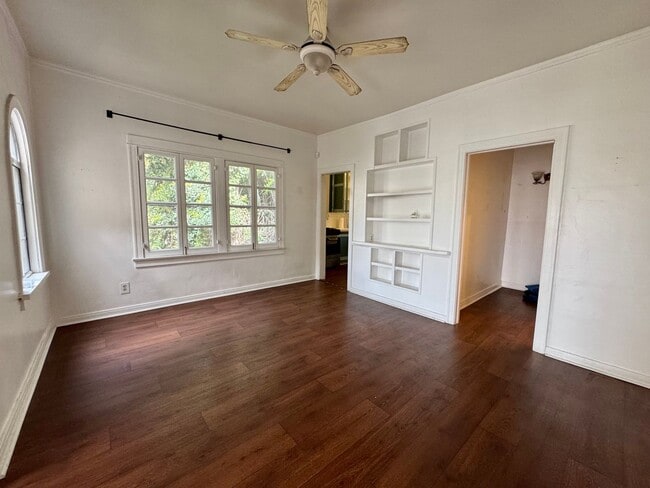 1920s Spanish courtyard building in the Ho... - 1920s Spanish courtyard building in the Ho... Apartment Unit 1985 N Whitley Ave ACTIVE