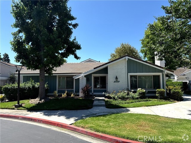 Building Photo - 2010 W Summer Wind Rental
