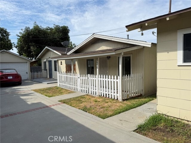Photo - 12326 Camilla St