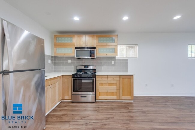 Photo - 1223 N Bronson Ave