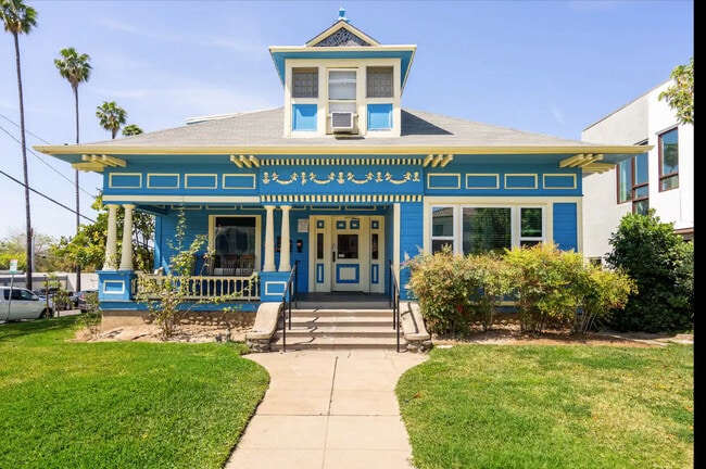 Marengo - Front House - 731 S Marengo Ave