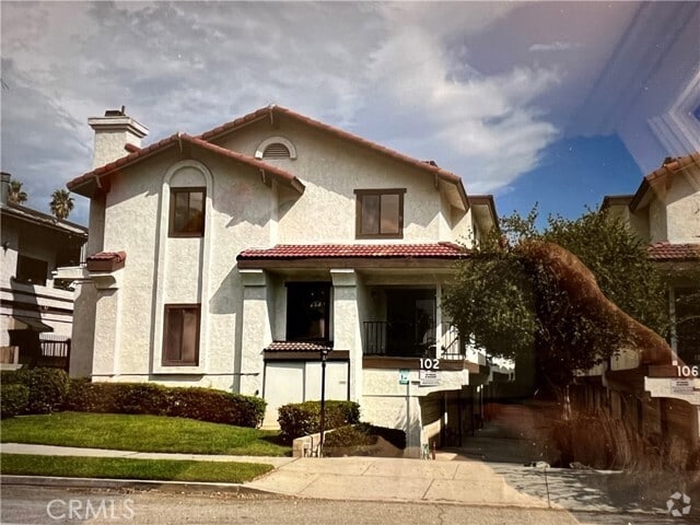 Building Photo - 102 S Sierra Madre Blvd Unit 5E Rental