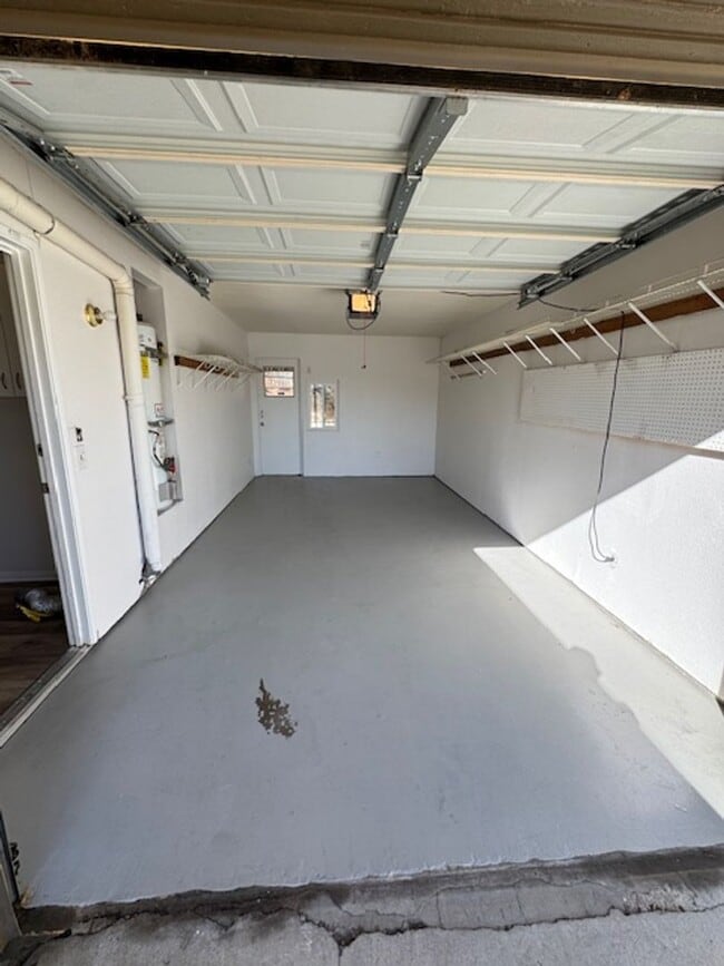 Building Photo - Paradise Home in 55+ Community