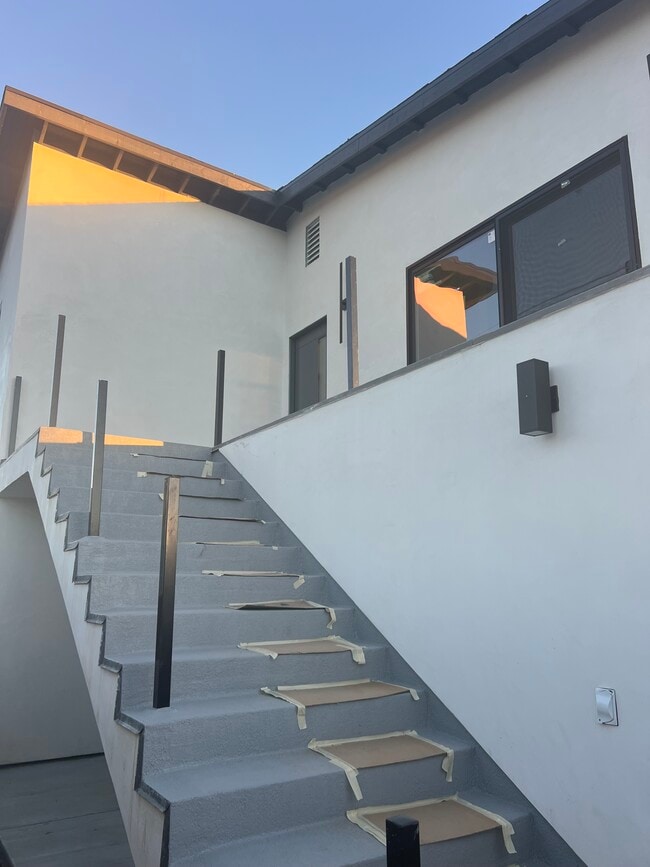 Photo - 7538 Cozycroft Ave