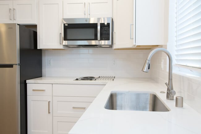 Photo - 15042 Cullen St