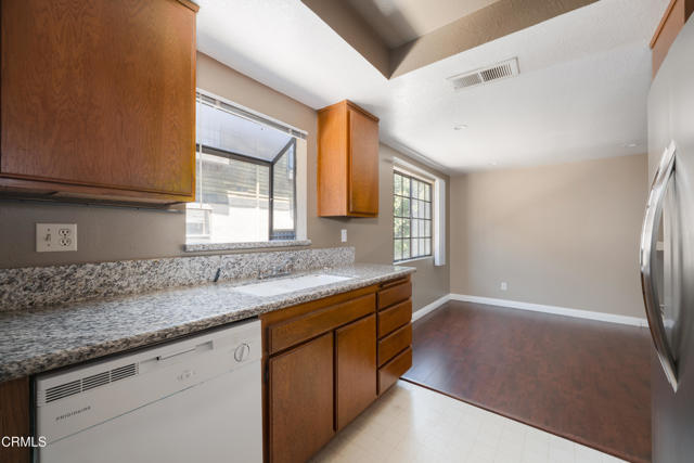 Photo - 64 N Oak Ave
