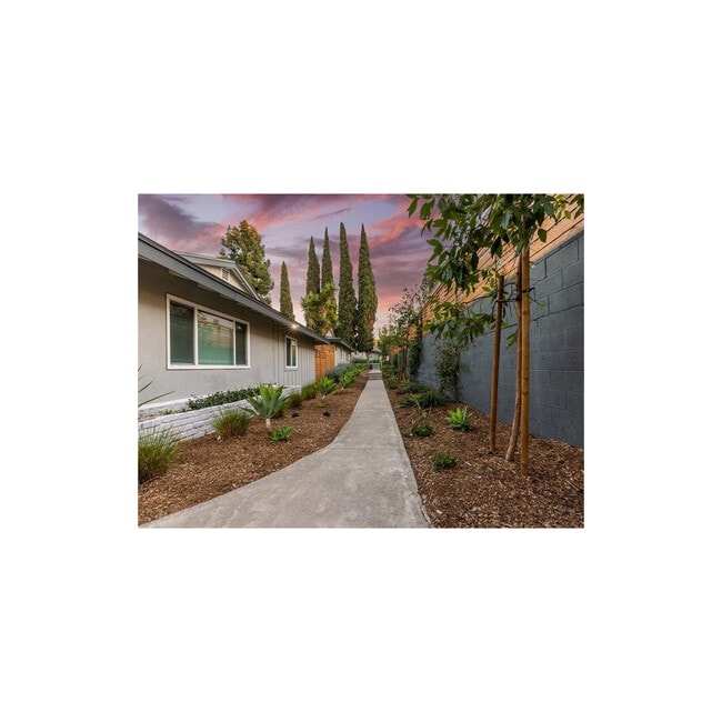 Building Photo - The Villas At Anaheim Hills