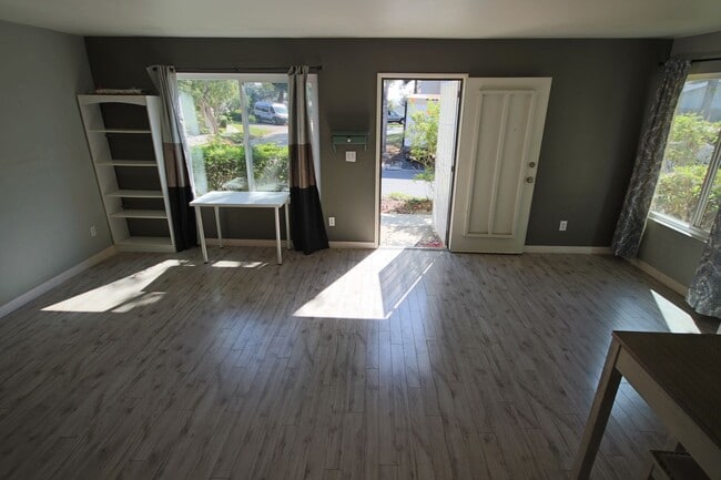 Photo - Large spacious 2 Bedroom in UTC