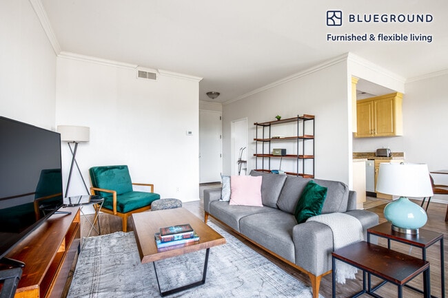 Photo - 467 S Arnaz Dr Unit SI FL3-ID363