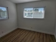 Photo - 10362 Longden St