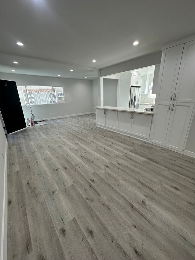 Photo - 8363 Blackburn Ave Unit 2