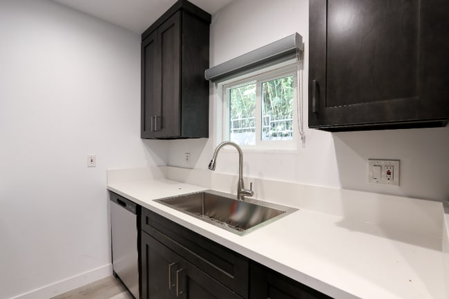 Photo - 410 Lucas Ave Unit B