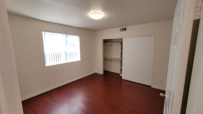 Photo - 5245 Riverton Ave Unit 207