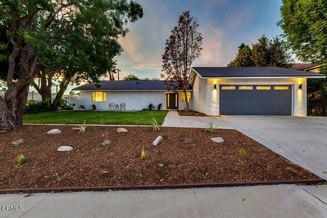 Building Photo - Bright & Beautifully Updated Home with Spacious Backyard