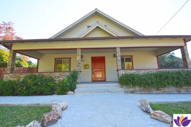 Photo - 1093 Avoca Ave House