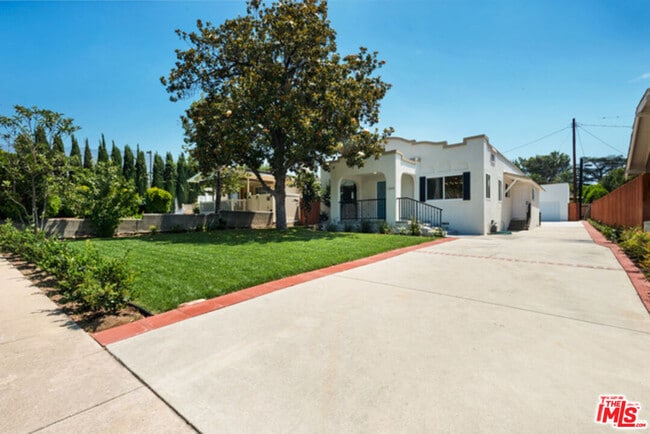 Photo - 1288 N Hill Ave House