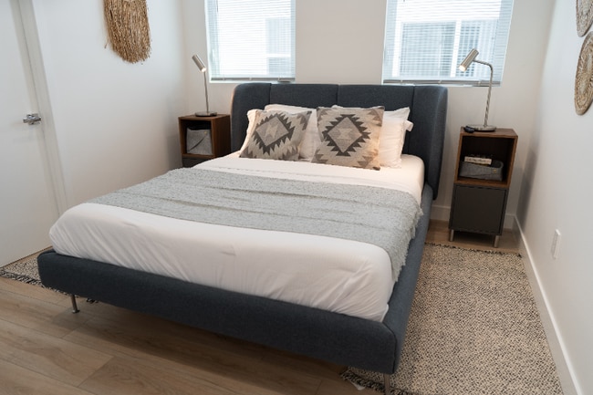 Photo - 4831 Riverton Ave