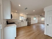 Photo - 607 Lemon Way
