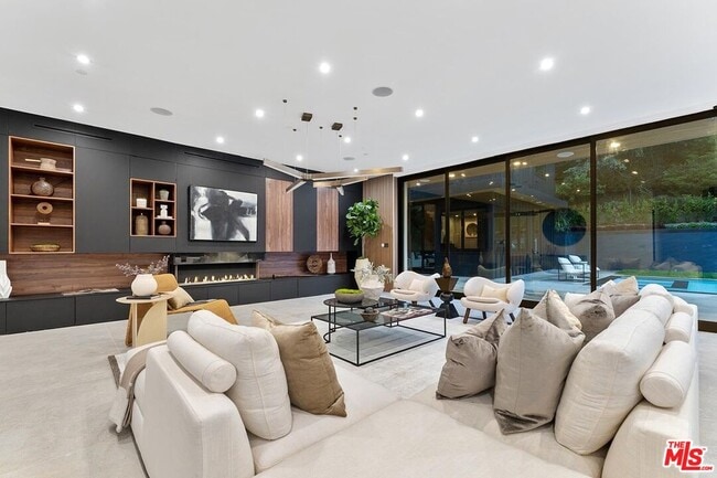 Photo - 9031 Alto Cedro Dr House