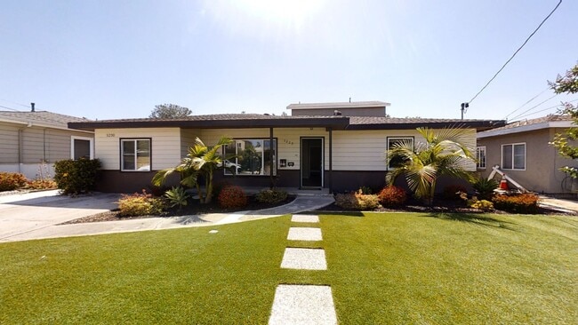 Building Photo - 4BR / 2BA on East Falls w/ Driveway Parking!