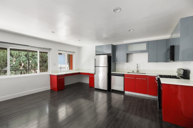 Photo - 1321 W 36th Pl Unit 2