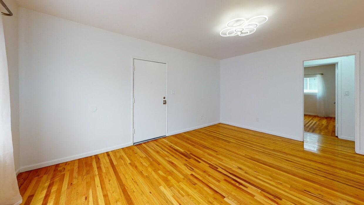 3D Tour - 6640 Woodman Ave Apartment Unit 6
