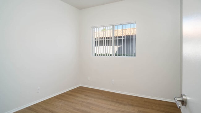 Bedroom with Hard Surface Flooring - Siena Terrace