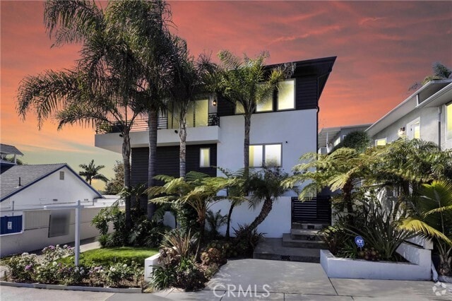 Building Photo - 1542 Manhattan Beach Blvd Rental