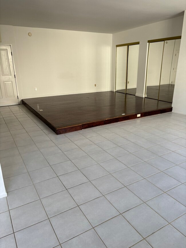 Photo - 4441 Woodman Ave Apartments Unit 111