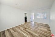 Photo - 877 W Wilson St